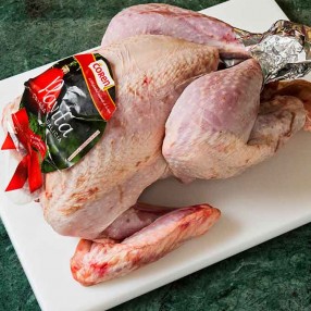 Pavita Entera para asar peso aproximado 3.5 Kg